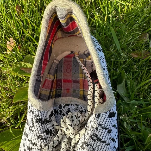 Black & White Shoes - Picture 3 of 6